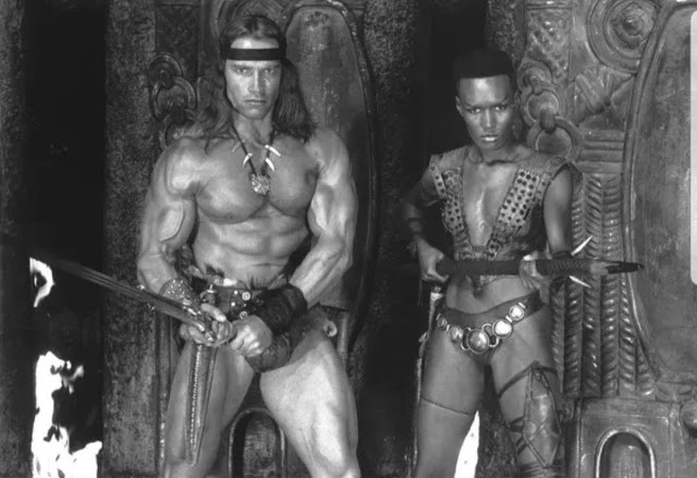 Arnold Schwarzenegger y Grace Jones en el rodaje de Conan el Destructor