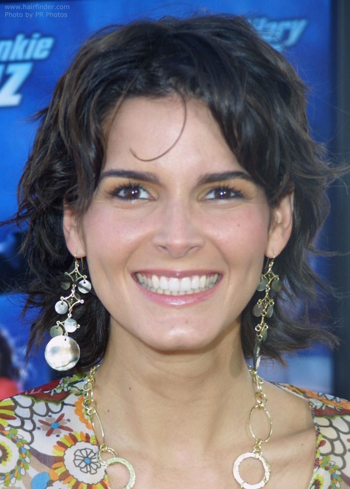 Celebrities Hairstyles: Angie Harmon Hairstyles 2017