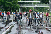  Presiden Hadiri Pembukaan Keketuaan ASEAN 2023 dengan Bersepeda dan Jalan ke Bundaran HI