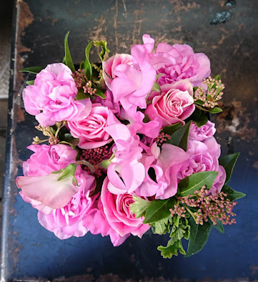 Arrangement   Rose  Sweet pea  Carnation  Viburnum  Geranium   バラ  スイートピー  カーネーション  ガマズミ  ゼラニウム