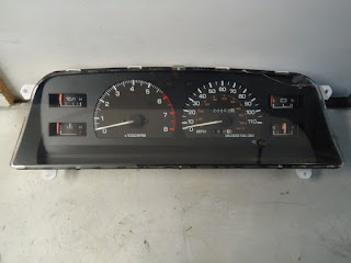 1991 TOYOTA 4 RUNNER INSTRUMENT SPEEDOMETER CLUSTER ^D88^