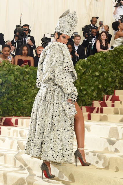 https://www.glamour.com/gallery/met-gala-2018-red-carpet-every-look