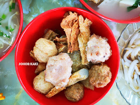 Kwong Hong Yong Tau Fu (known as Yong Liew Fun in Ipoh) 广丰茶室酿料粉 