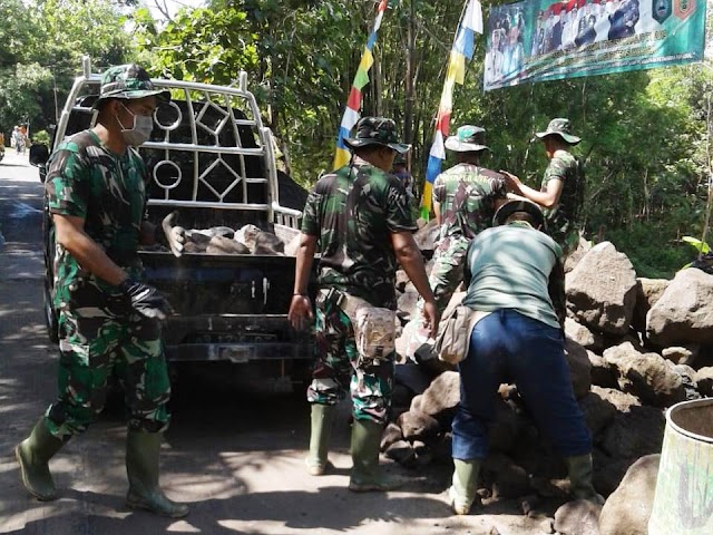 Langsir Batu Oleh Satgas TMMD Reguler ke 104