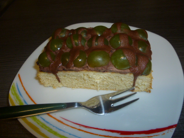 Traubenkuchen mit Schokoglasur
