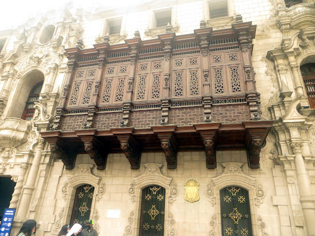 Palacio Arzobispal de Lima - Detalle de uno de los balcones