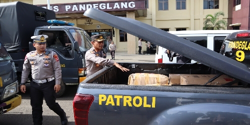 Kapolres Pandeglang Cek Kesiapan Bansos Untuk Korban Gempa di Cianjur