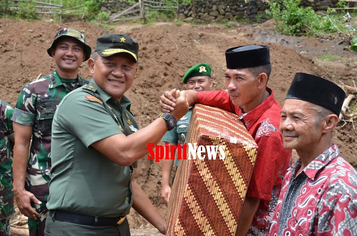 Kasdam XIV/Hsn, Membacakan Amanat Kasad TNI AD, Dipenutupan TMMD Ke 104 TA 2019