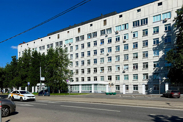 улица Вавилова, Городская клиническая больница имени В. В. Виноградова (бывшая больница № 64)