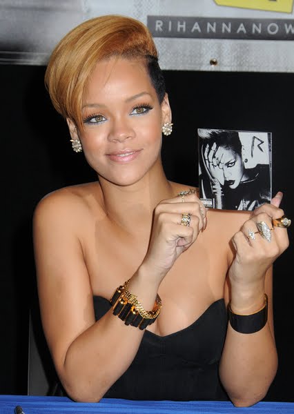 rihanna hair color. Rihanna#39;s Latest Hair Color