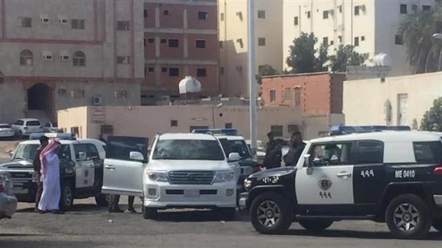 Saudi Police arrested 2 people for Wantedly running over a person and steal his belongings - Saudi-Expatriates.com