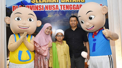 <b>Silaturahmi Dengan Gubernur, Upin dan Ipin Sumbang Rp542 Juta Untuk Korban Gempa</b>