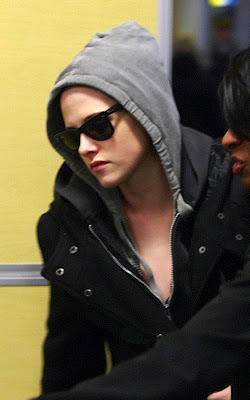 Robert Pattinson and Kristen Stewart  photo