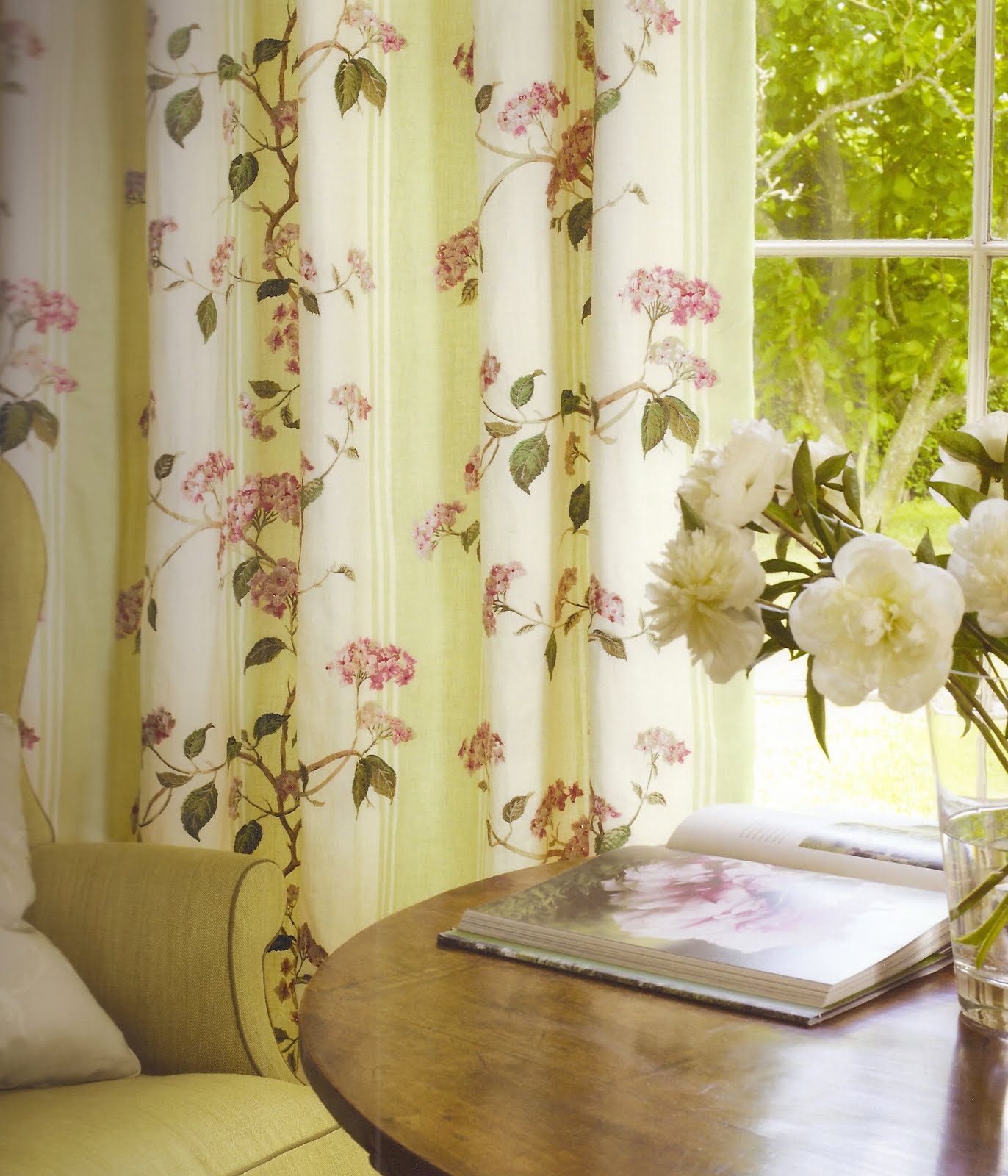 colefax and fowler fabrics and wallpaper