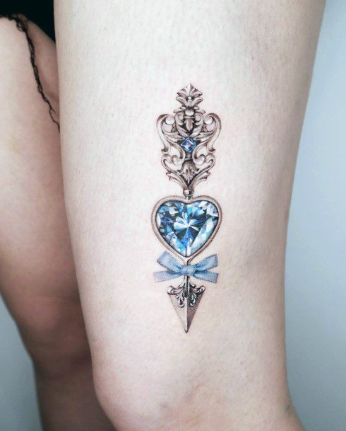 50 tatuagens de jóias que vão fazer você se sentir como uma rainha