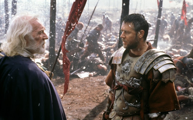 El fallecido Richard Harris y Russell Crowe al inicio del film