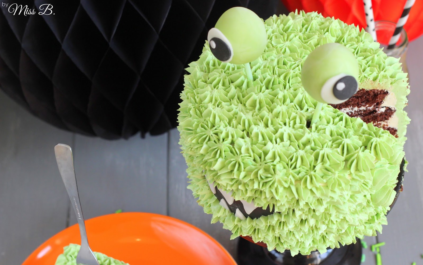 Süße Halloween Monster Torte [mit Kerrygold]