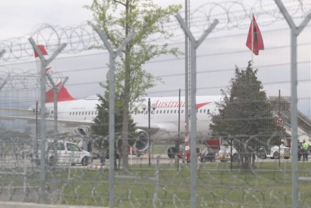 Austrian Airlines to resume money transportation from Rinas Airport, but under one condition