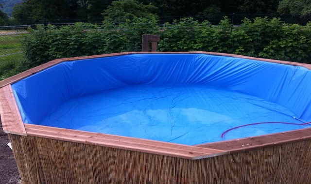 Make A Beautiful Swimming Pool With 10 Old Pallets And $80