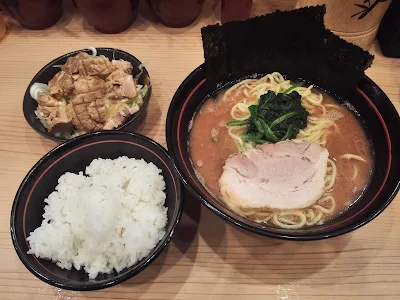 綱島駅近 家系ラーメン 「麺場 寺井 」ラーメン、ネギチャー、ご飯中盛（無料）