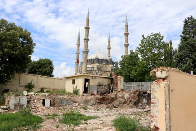 Edirne'de yanan tarihi Böcek Mektebi binası aslına uygun ayağa kaldırılacak
