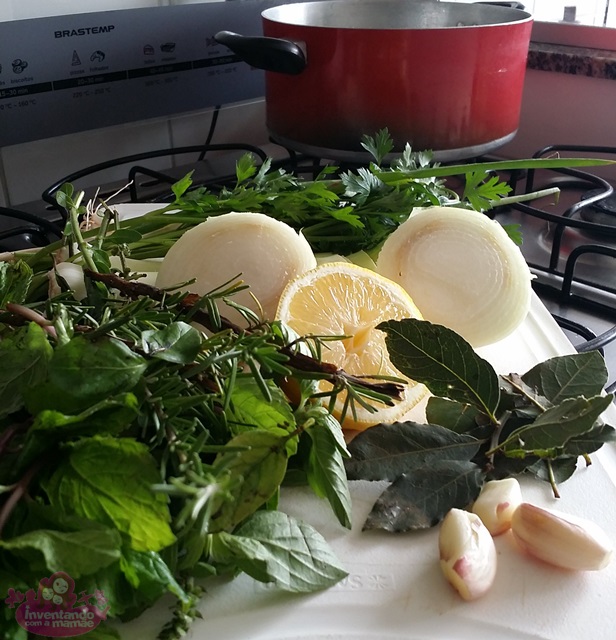 Caldo de legumes feito em casa