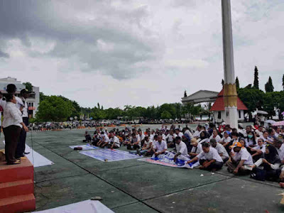 Tolak Diakomodir ke PPPK Karna Tak Ada Formasi Khusus, Honorer K2 Papua Demo di Kantor Gubernur