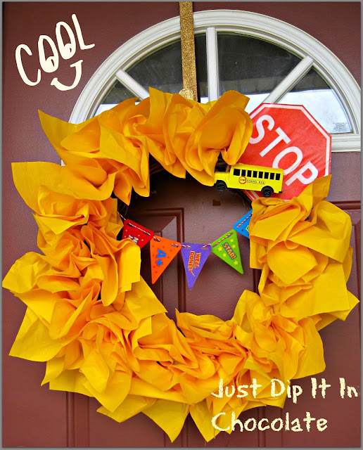 Back to School Bus Stop Paper Napkin Wreath, make your little one back to school season exciting with his/her own Bus Stop Wreath for only 3 dollars! 