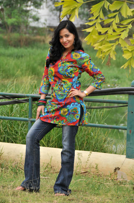 preetika rao new in priyudu actress pics