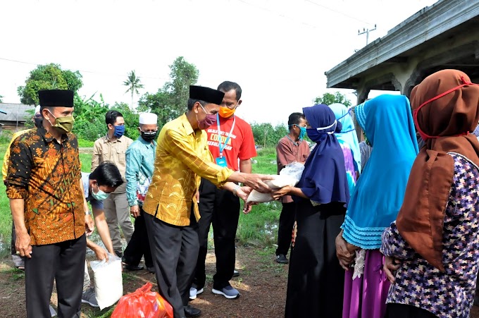 Ka.Kankemenag: Pemberian Paket Sembako Sebagai Bentuk Kepedulian ASN Kepada Masyarakat