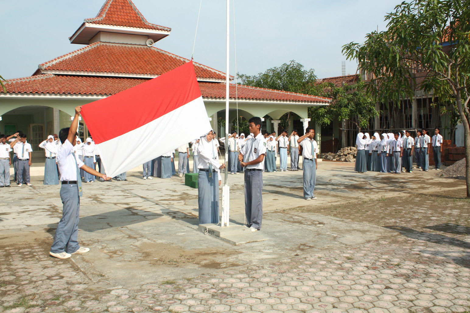 Menapaki Diri Mewujudkan Mimpi Upacara Bendera Dan Pagelaran Seni