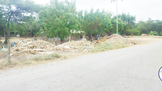 CARRETERA HACIA LA OTRA BANDA FUE CONVERTIDA EN UN VERTEDERO DE BASURA