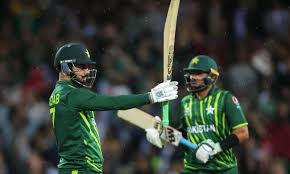 Pakistan beat South Africa to boost slim hopes