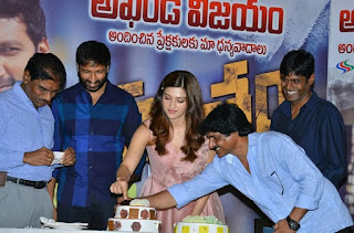Mehreen Pirzada with Gopichand at Pantham Success Meet Celebrations 3