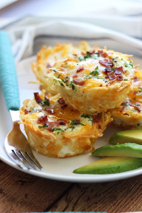 HASH BROWN EGG NESTS WITH AVOCADO - (Free Recipe below) - Easy Tasty Recipes