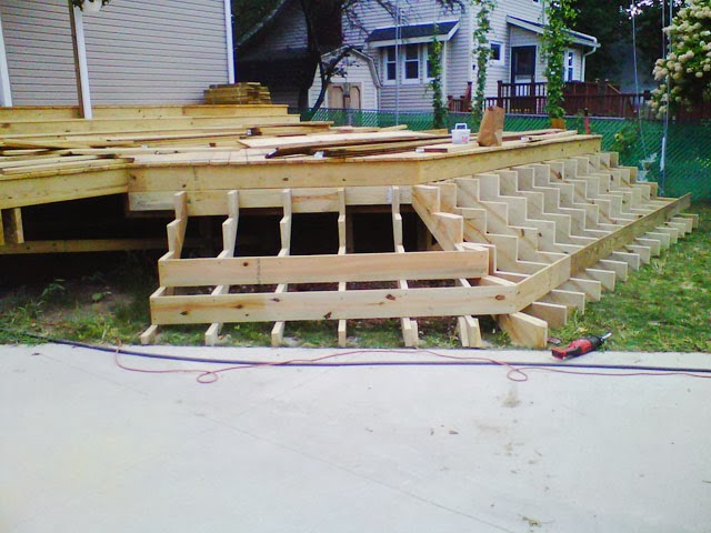 Deck Build Part Six - Step Up - Danks and Honey