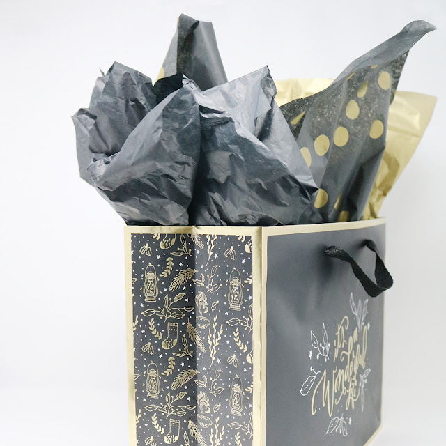 Holiday Gift Wrapping Inspiration - Tissue paper is the finishing touch! | creativebag.com