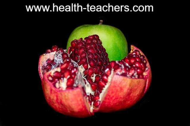 Pomegranate is considered among the ancient and valuable fruits. Eating pomegranate or applying it on the external parts of the body gives us many benefits. Its juice is very beneficial for health. It contains many vitamins. It is not advisable to chew its seeds and throw away its peels. Grind its seeds.