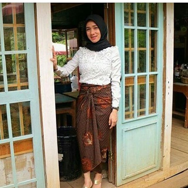 Ide Top 33 Model Rok Batik Lilit Modern