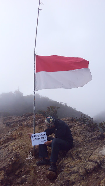 Puncak Gunung Lawu 2016 - Mr.Big In The Frame