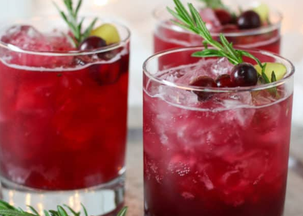 Sparkling Cranberry Kombucha Mocktail #healthydrink #easyrecipe