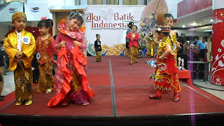 busana-kebaya-batik-anak-perempuan