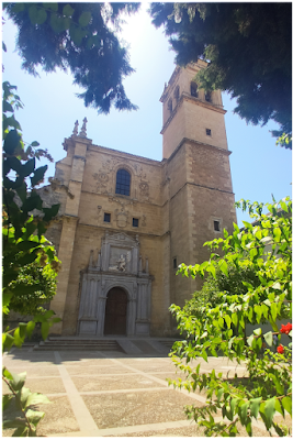 Fachada del Monasterio de San Jerónimo. Granada. https://pinceladasdelpasado.blogspot.com