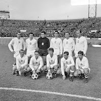 SELECCIÓN DE CHECOSLOVAQUIA - Temporada 1966-67 - Alexander Horváth, Jozef Adamec, Ivo Viktor, Ladislav Kuna, Vladimír Táborský y Ján Popluhár; Ján Geleta, František Veselý, Juraj Szikora, Dušan Kabát y Bohumil Smolík - HOLANDA 1 (Swart) CHECOSLOVAQUIA 2 (Ján Geleta, Ivan Hrdlicka) - 06/11/1966 - Partido amistoso - Ámsterdam, Holanda, estadio Olímpico