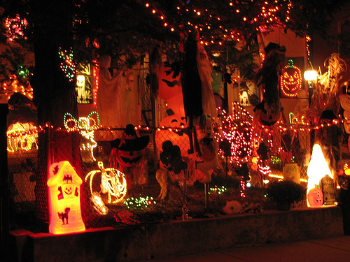 EZ Decorating KnowHow: Spooktacular Halloween Decorations 
