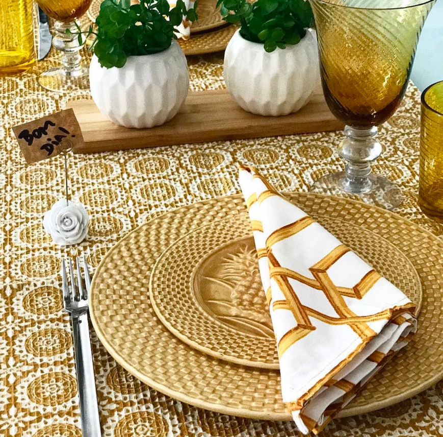 mesa posta lar doce casa  amarela