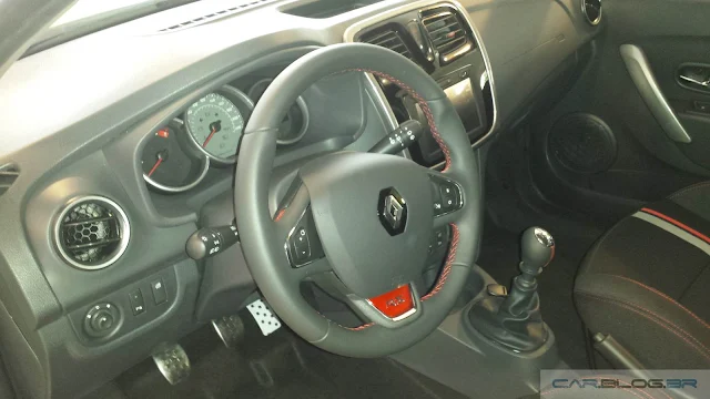 Renault Sandero R.S. 2.0 - interior
