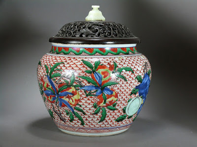 wucai jar circa 1640