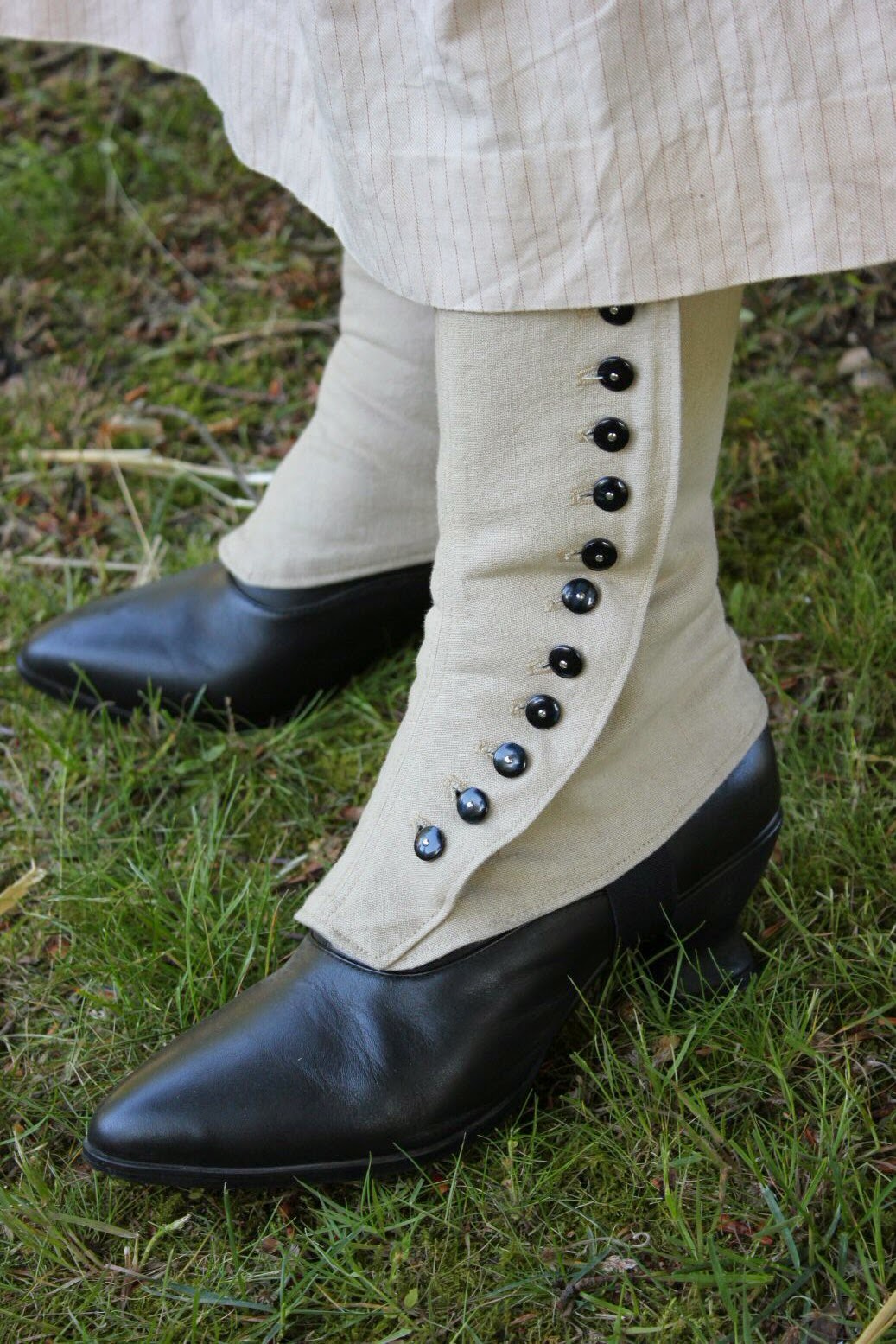 http://misshendrie.blogspot.nl/2014/06/spats-for-american-duchess-boots.html