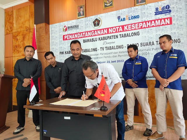 Sukseskan Pemilu 2024, Bawaslu Teken MoU Dengan PWI, TV Tabalong dan LPPL Radio Suara Tabalong